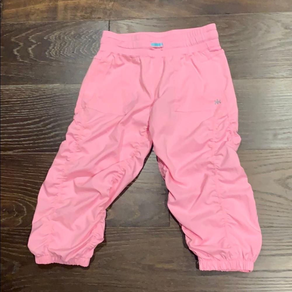 Ruffle Capri pants